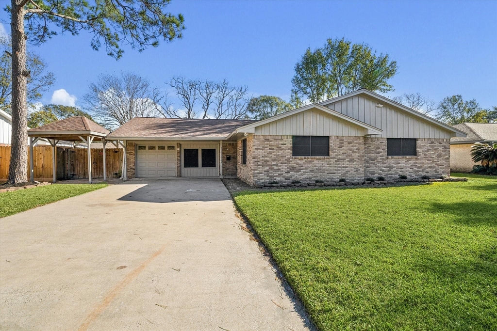 1703 Raintree Street - Photo 0