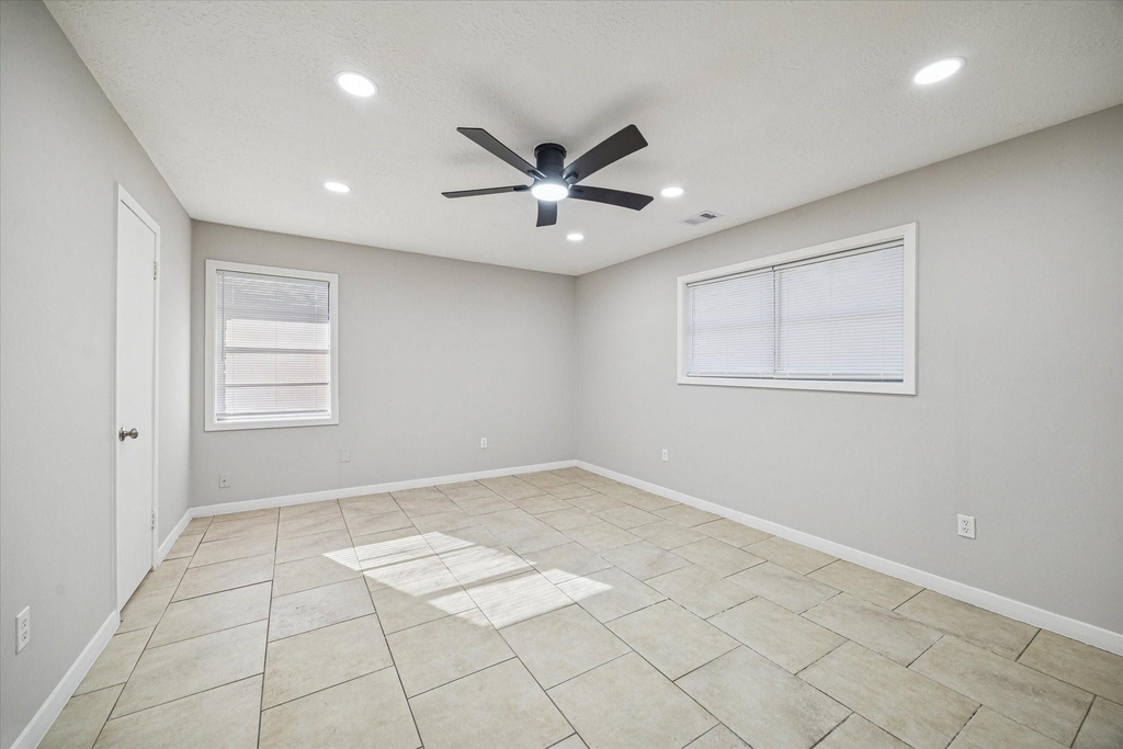 1703 Raintree Street - Photo 8