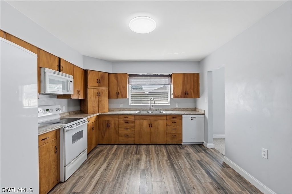 4220 Deleon Street - Photo 5