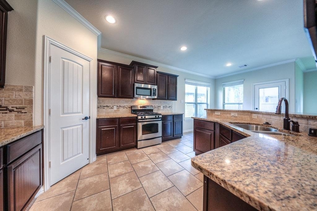 27 Sawbridge Circle - Photo 4