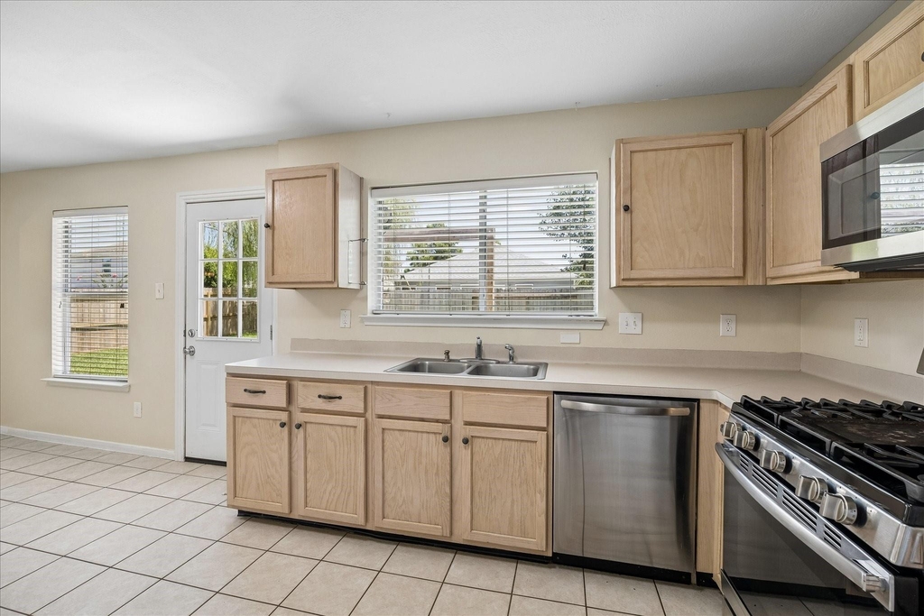 21914 Willow Downs Drive - Photo 3