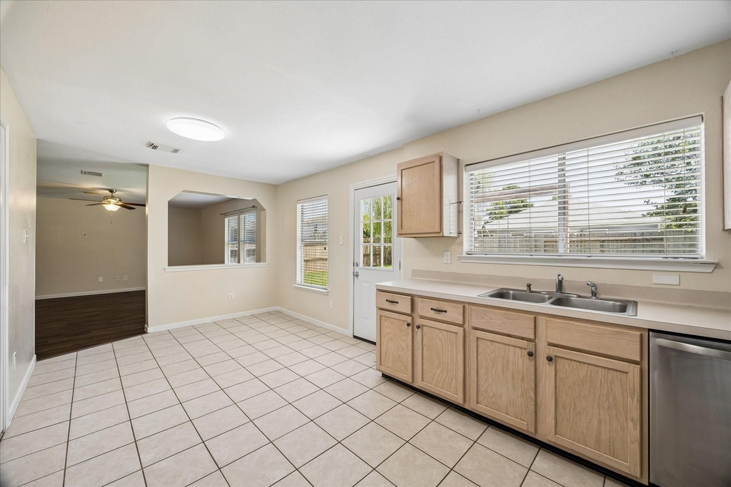 21914 Willow Downs Drive - Photo 4