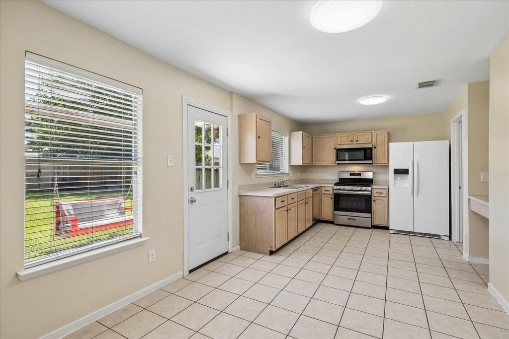 21914 Willow Downs Drive - Photo 5