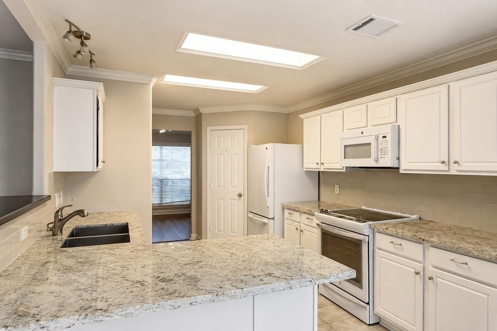 3119 Aylesworth Court - Photo 3