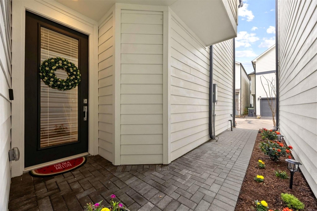 2323 Warhol Way - Photo 2