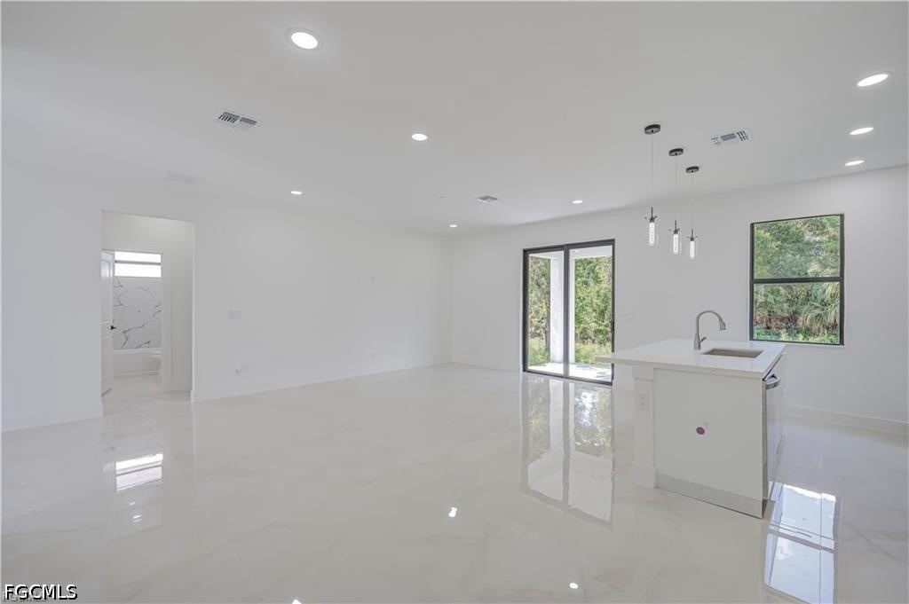 3213 51st Street W - Photo 4
