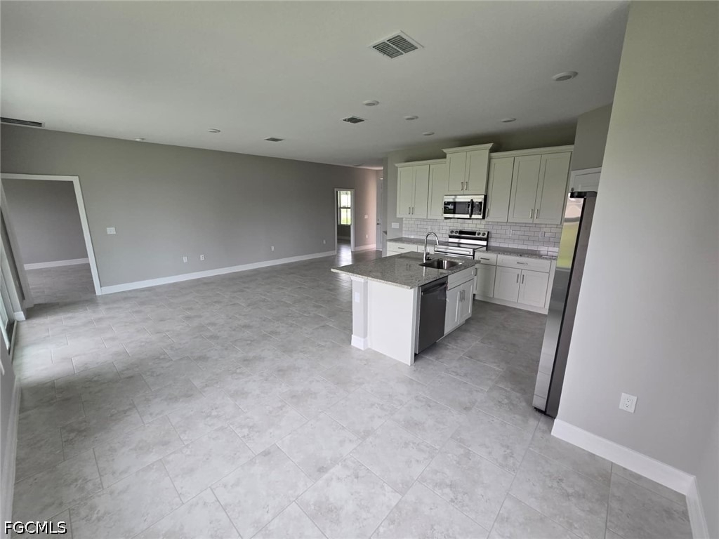 1021 Alcalde Street E - Photo 3