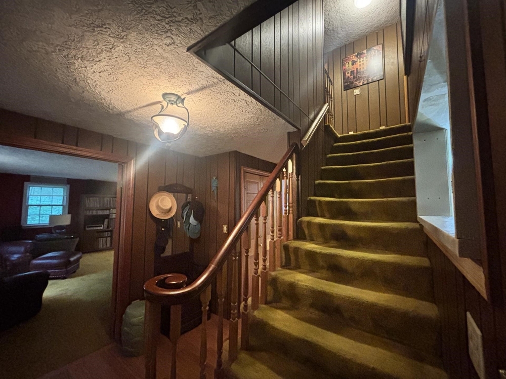 258 Redding - Photo 26