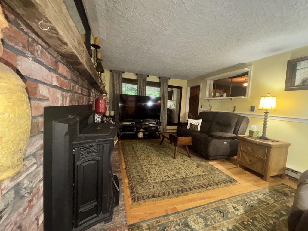 258 Redding - Photo 11