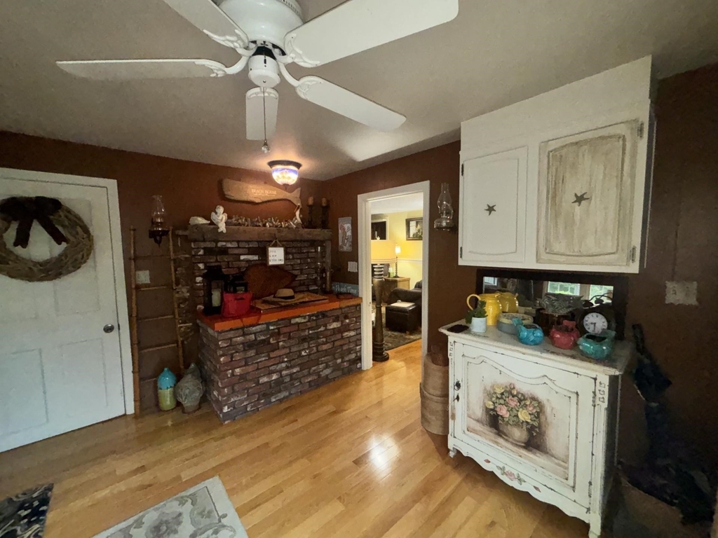 258 Redding - Photo 6
