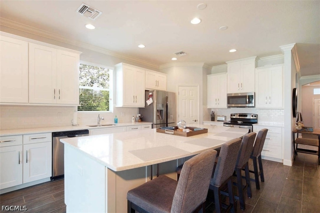 2772 Lambay Court - Photo 4
