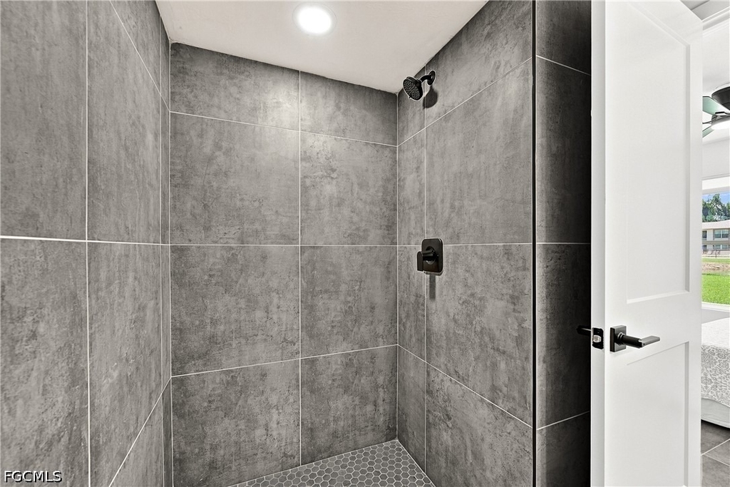 16881 Davis Road - Photo 18