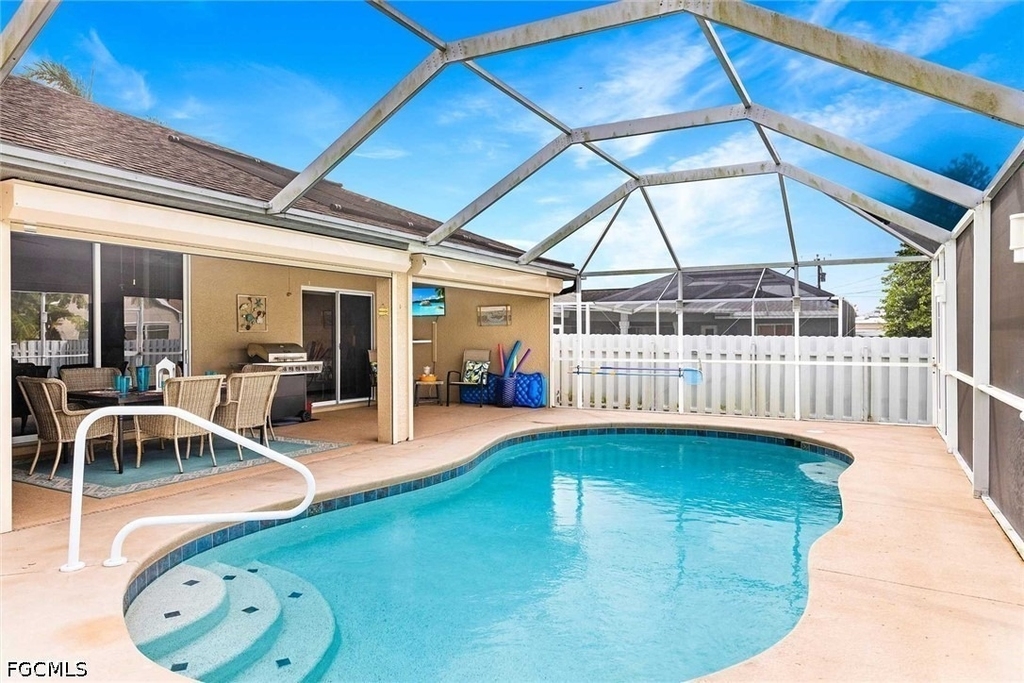 4226 Sw 14th Place - Photo 1
