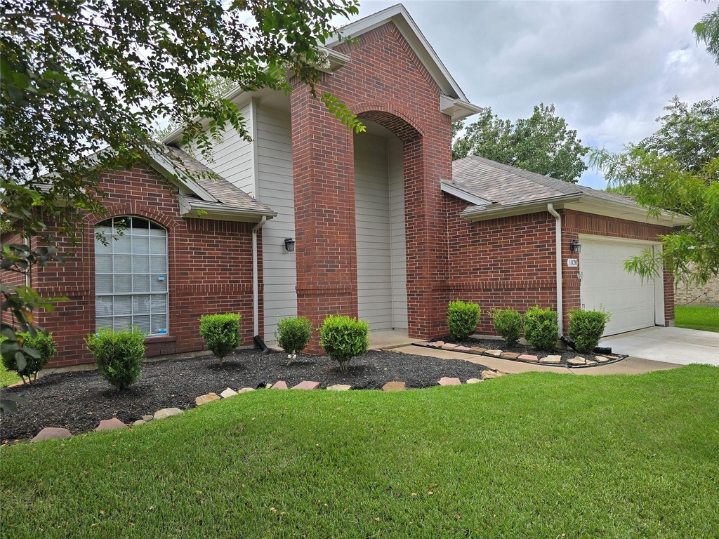 1820 Branch Hill Drive - Photo 2