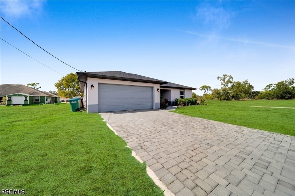 4326 Ne 24th Place - Photo 1