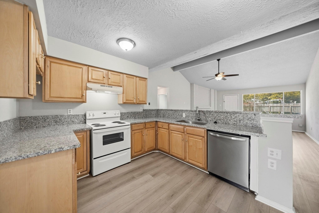 8418 Lone Quail Drive - Photo 3