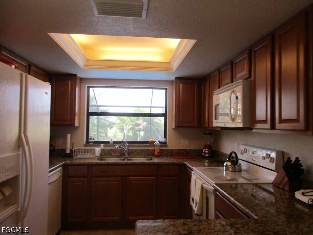 1510 Se 11th Place - Photo 5