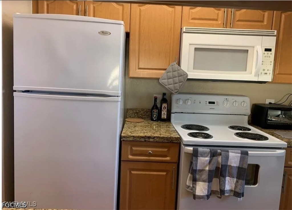 2835 Winkler Avenue - Photo 5