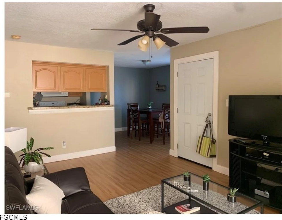 2835 Winkler Avenue - Photo 2