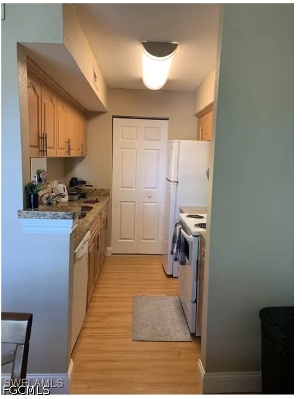 2835 Winkler Avenue - Photo 4
