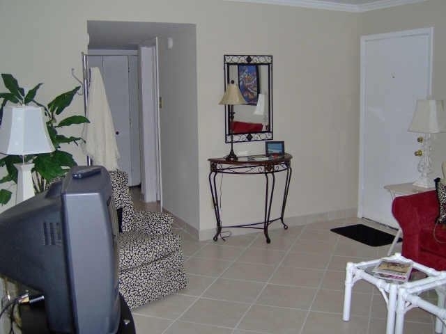3220 69th Street - Photo 2