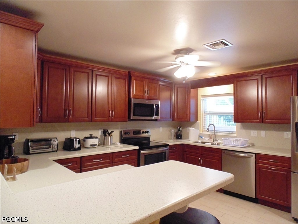 1120 Se 33 Terrace - Photo 1
