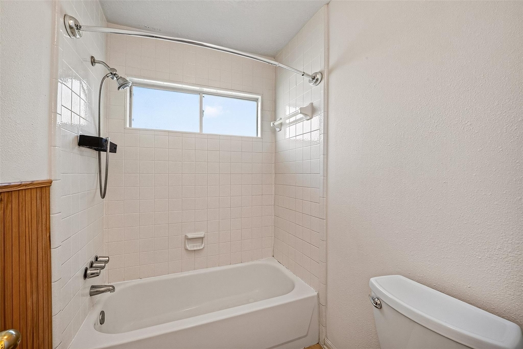 2411 Charter Oaks Court - Photo 23