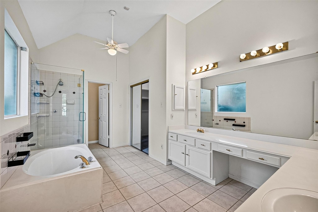 2411 Charter Oaks Court - Photo 15
