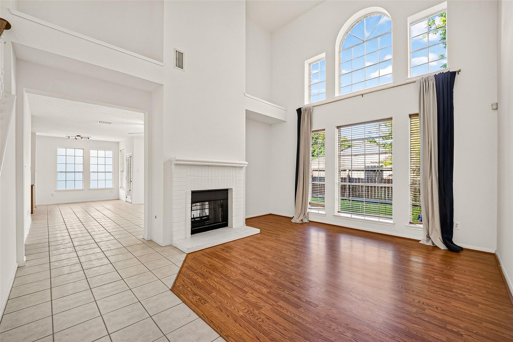 2411 Charter Oaks Court - Photo 3