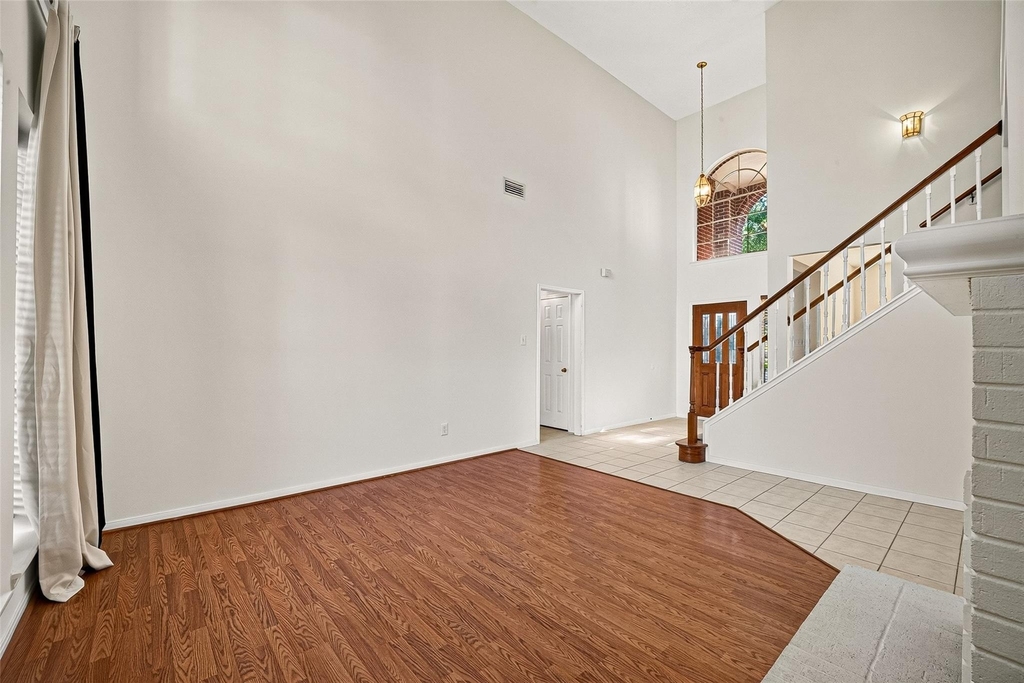 2411 Charter Oaks Court - Photo 4