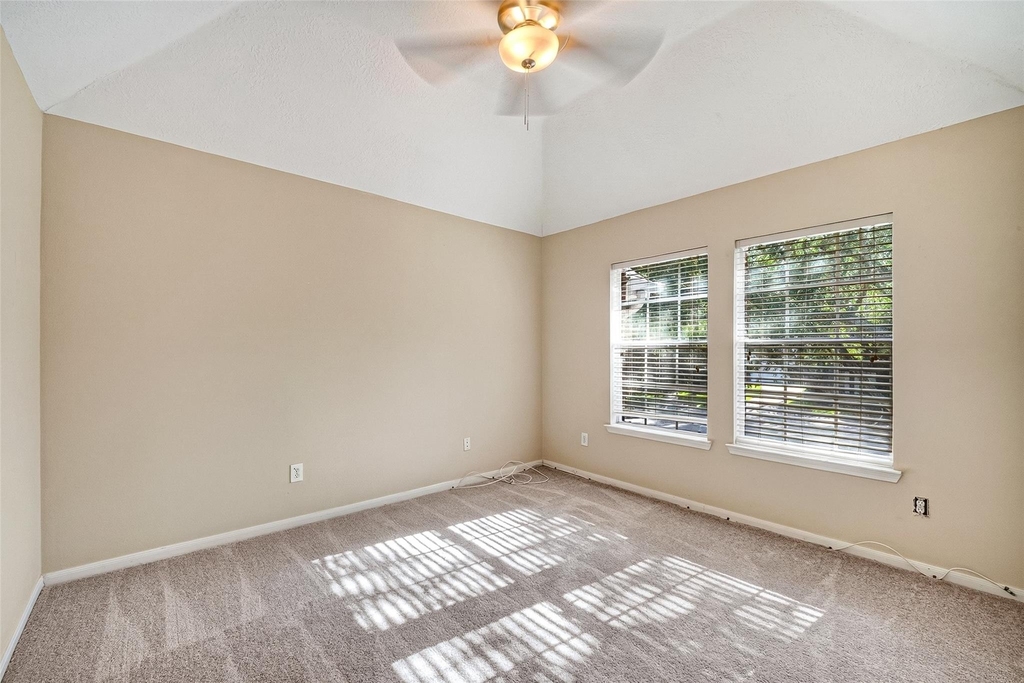 2411 Charter Oaks Court - Photo 19