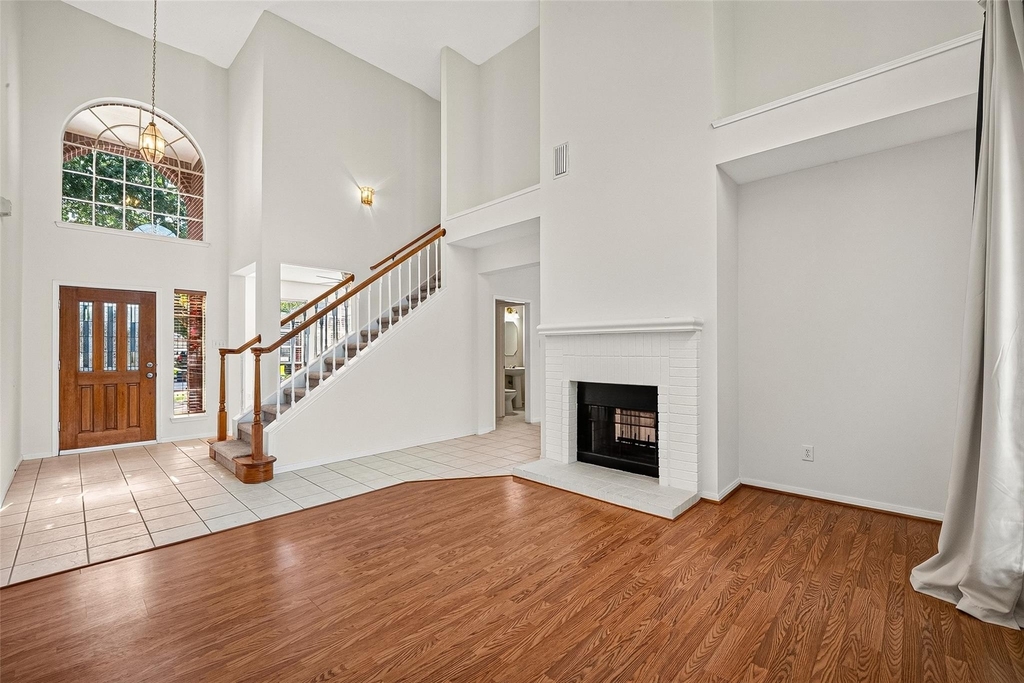 2411 Charter Oaks Court - Photo 2