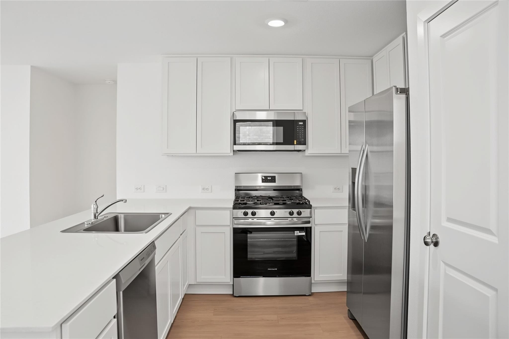 16819 Spotted Oak Dr - Photo 2