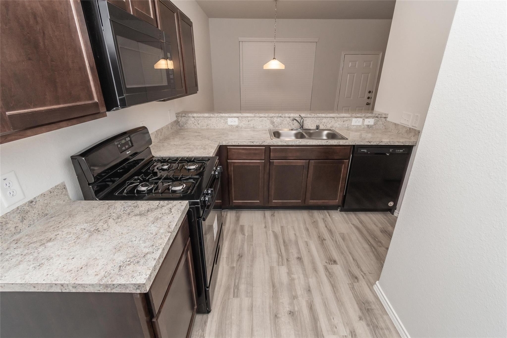 18622 Queesborough Creek - Photo 4