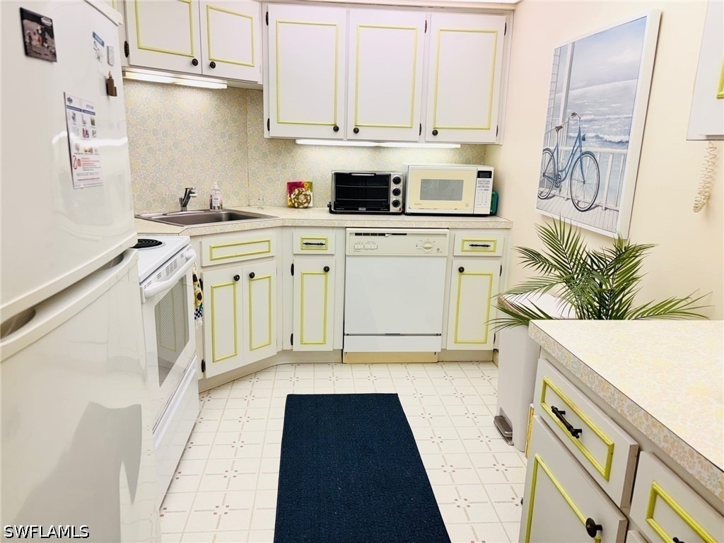 4005 Gulf Shore Boulevard N - Photo 8