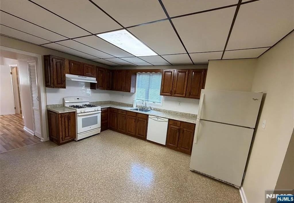 832 Paterson - Photo 2