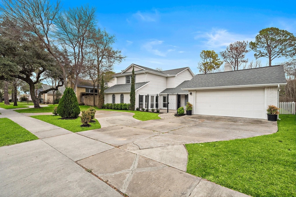7810 Antoine Drive - Photo 0