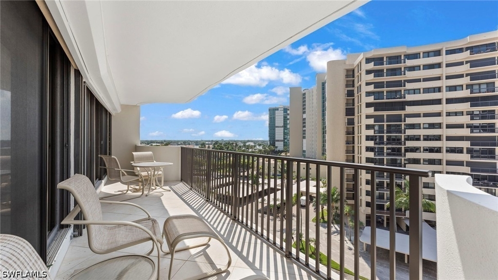 4005 Gulf Shore Boulevard N - Photo 2