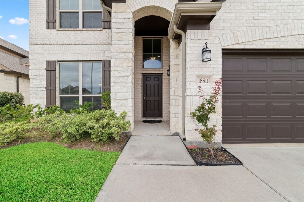 18511 Grand Spanish Oak Court - Photo 1