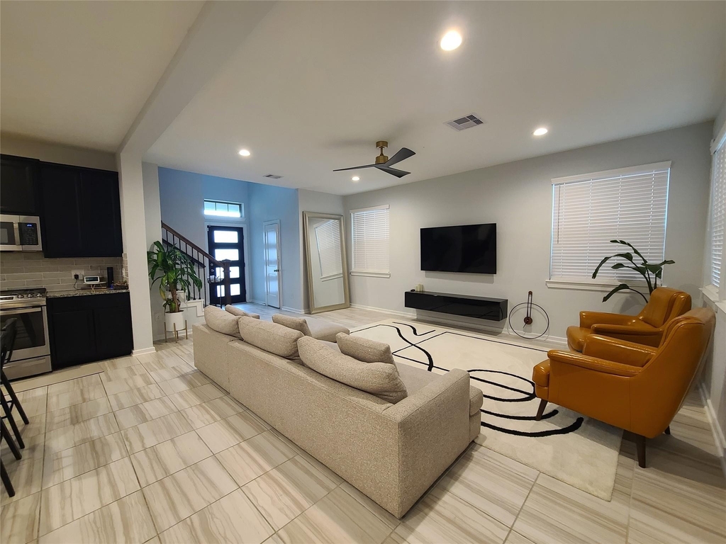 7035 Coneflower Creek Court - Photo 4