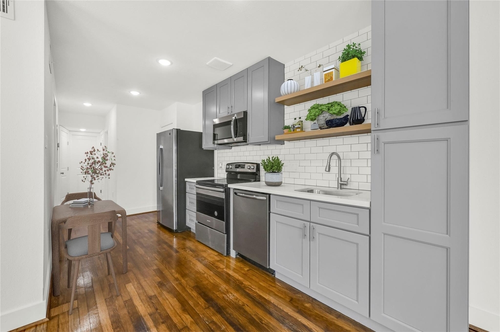 6644 Lawndale Street - Photo 0