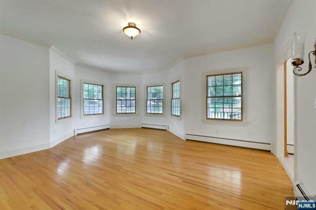 765 Colonial - Photo 14