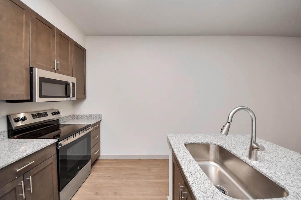4639 Techniplex Drive - Photo 7