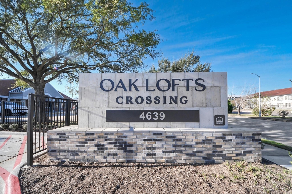 4639 Techniplex Drive - Photo 1