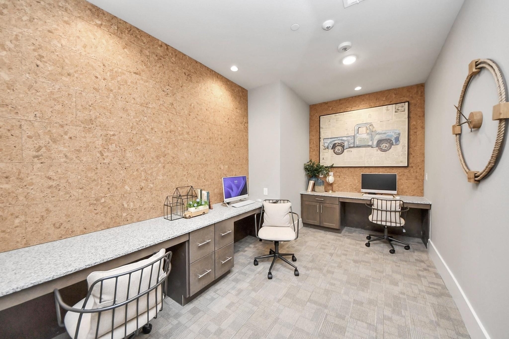 4639 Techniplex Drive - Photo 37