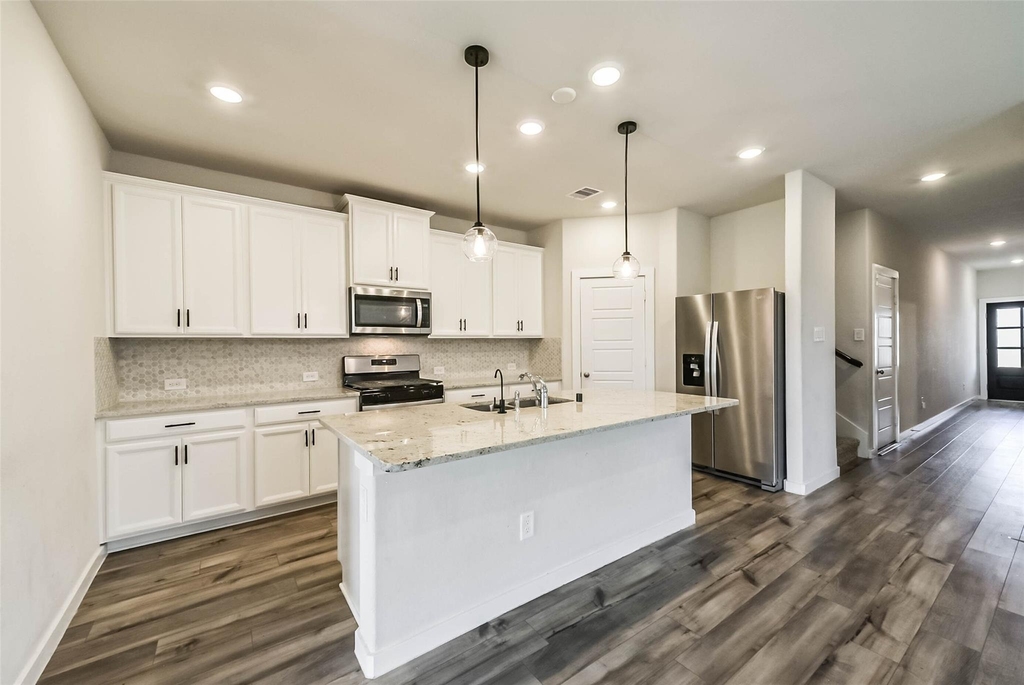 8515 Lake Groove Lane - Photo 9