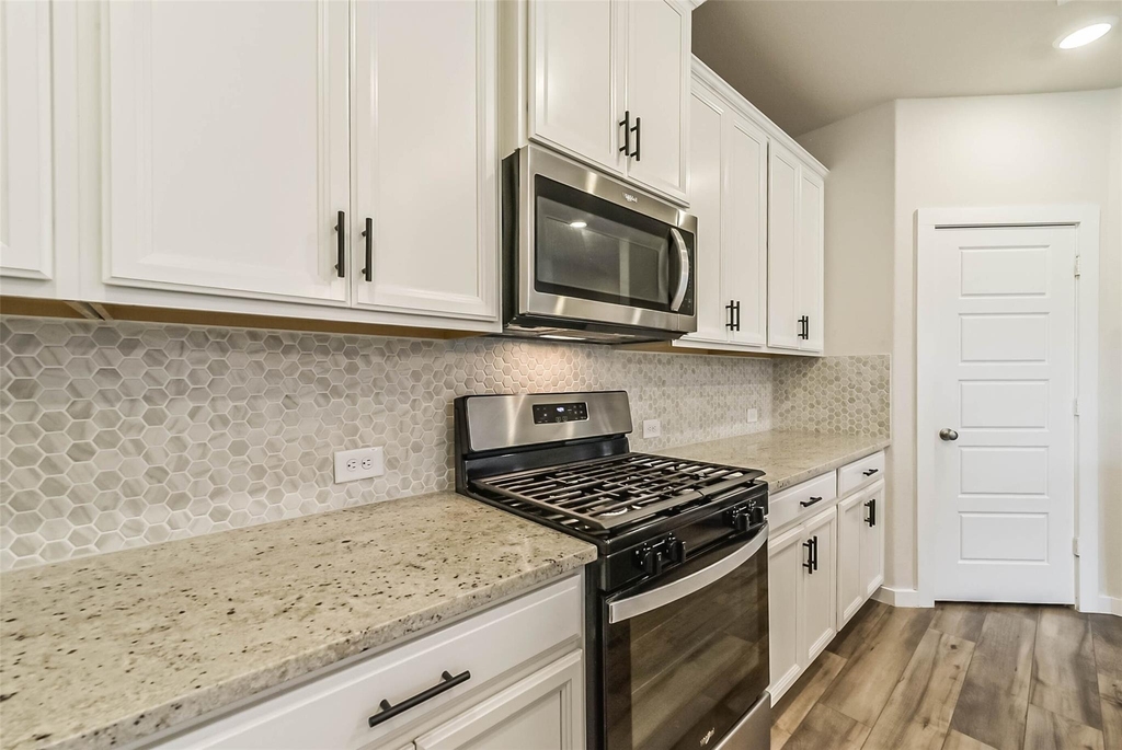 8515 Lake Groove Lane - Photo 8