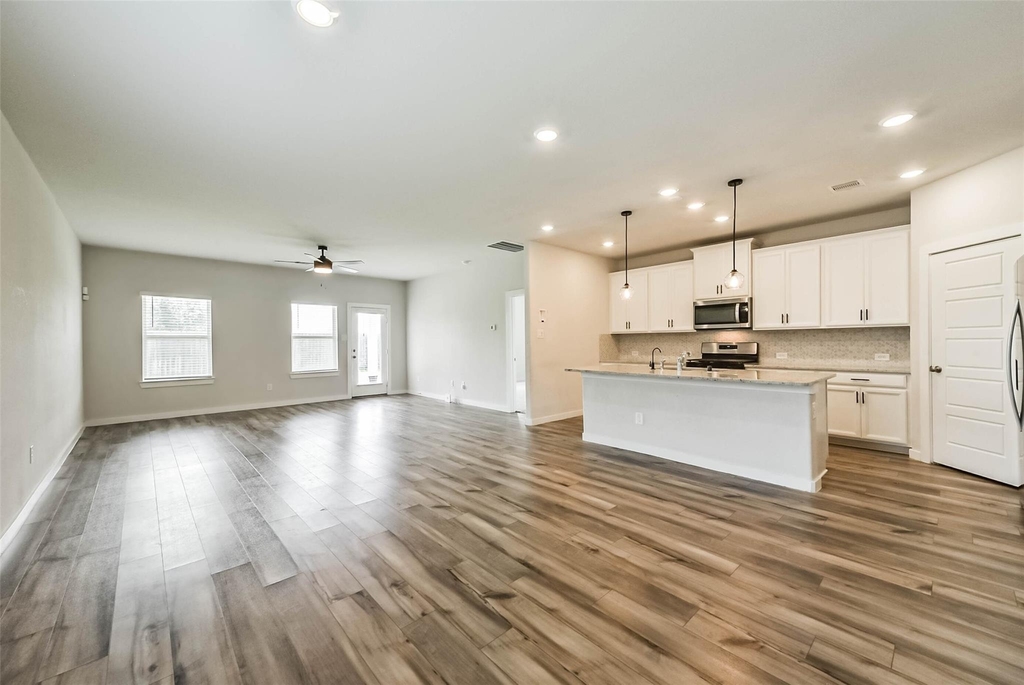 8515 Lake Groove Lane - Photo 5