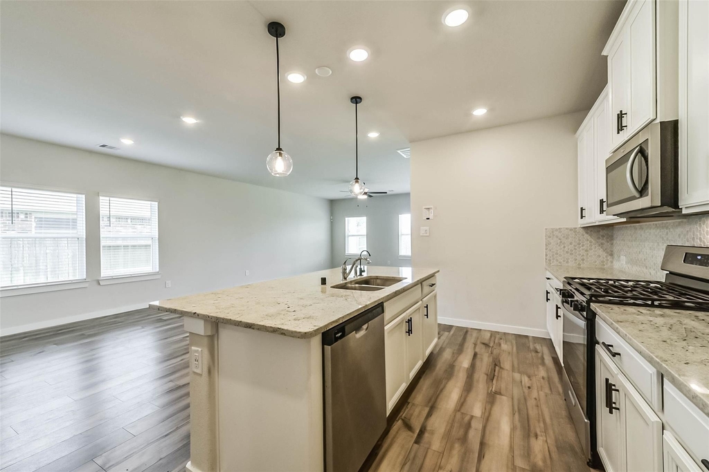 8515 Lake Groove Lane - Photo 7