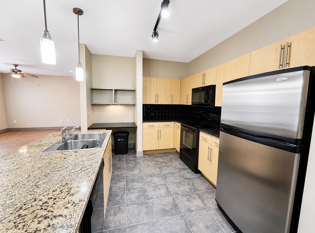 3660 Richmond Avenue - Photo 10
